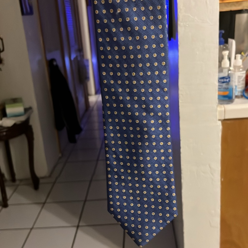 All silk tie - Picture 2 of 2